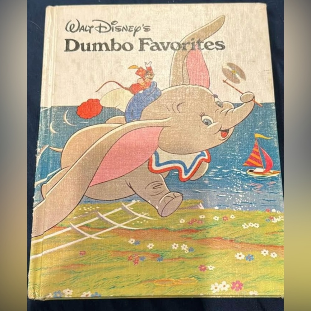 Walt Disney's Dumbo Favorites Book